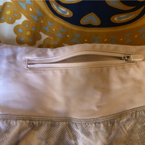 Perfect condition Lululemon speed up short - Picture 5 of 7